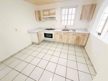 SE VENDE CASA EN CANDILES ACUEDUCTO $2,300,000 MXN