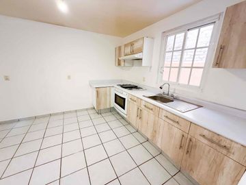 SE VENDE CASA EN CANDILES ACUEDUCTO $2,300,000 MXN