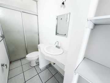 SE VENDE CASA EN CANDILES ACUEDUCTO $2,300,000 MXN