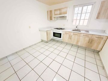 SE VENDE CASA EN CANDILES ACUEDUCTO $2,300,000 MXN