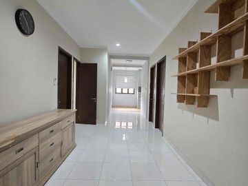 Disewakan Cepat Rumah Modern Fully Furnished Siap Huni Terawat di Discovery Bintaro