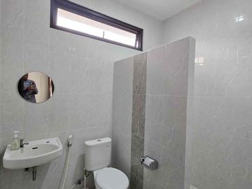 Disewakan Cepat Rumah Modern Fully Furnished Siap Huni Terawat di Discovery Bintaro