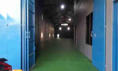 Disewakan Gudang Dengan Lantai Epoxy Bersih Dan Rapih Di Mustika Jaya. Kota Bekasi