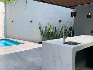 Casa Residencial de Lujo en Venta | Valle Real (Coto Arboledas)