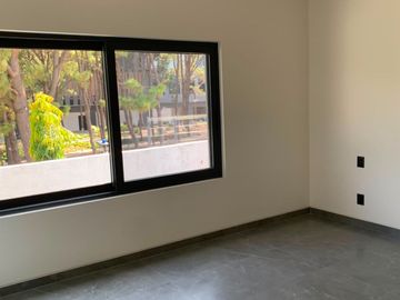 Casa Residencial de Lujo en Venta | Valle Real (Coto Arboledas)