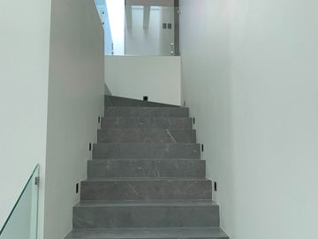 Casa Residencial de Lujo en Venta | Valle Real (Coto Arboledas)
