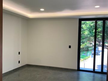 Casa Residencial de Lujo en Venta | Valle Real (Coto Arboledas)