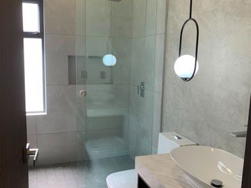Casa Residencial de Lujo en Venta | Valle Real (Coto Arboledas)