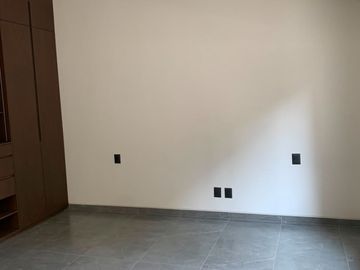 Casa Residencial de Lujo en Venta | Valle Real (Coto Arboledas)