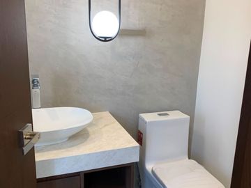 Casa Residencial de Lujo en Venta | Valle Real (Coto Arboledas)