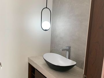 Casa Residencial de Lujo en Venta | Valle Real (Coto Arboledas)