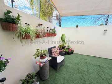 Lomas de santa fe de juriquilla vendo casa en privada con vigilancia 3 recamaras + servicio 3 baños