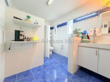 Lomas de santa fe de juriquilla vendo casa en privada con vigilancia 3 recamaras + servicio 3 baños