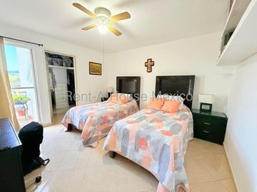 Lomas de santa fe de juriquilla vendo casa en privada con vigilancia 3 recamaras + servicio 3 baños