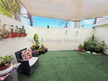 Lomas de santa fe de juriquilla vendo casa en privada con vigilancia 3 recamaras + servicio 3 baños