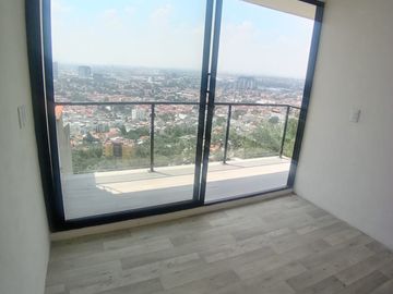 CASA VENTA LOMAS DE VALLE DORADO........ Muy Iluminada