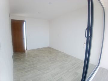 CASA VENTA LOMAS DE VALLE DORADO........ Muy Iluminada