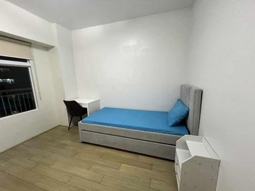Two Serendra – Encino | 2BR Special Pop-Out Unit | 95 sqm | With Balcony & Parking | ₱110K