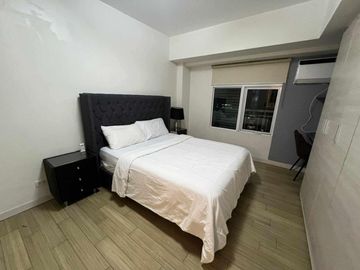 Two Serendra – Encino | 2BR Special Pop-Out Unit | 95 sqm | With Balcony & Parking | ₱110K