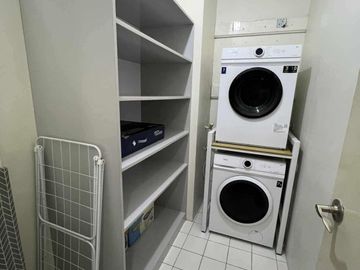 Two Serendra – Encino | 2BR Special Pop-Out Unit | 95 sqm | With Balcony & Parking | ₱110K