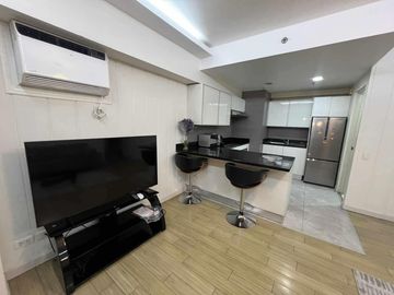 Two Serendra – Encino | 2BR Special Pop-Out Unit | 95 sqm | With Balcony & Parking | ₱110K