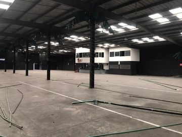 Bodega Comercial en Renta: Optimiza tus tiempos de entrega con una ubicación estratégica en Puebla.
