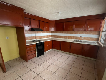 CASA AMPLIA DE 4 RECÁMARAS, CD. CUAUHTÉMOC CHICONAUTLA, ECATEPEC DE MORELOS, ESTADO DE MÉXICO.