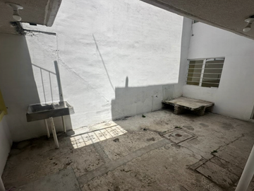 CASA AMPLIA DE 4 RECÁMARAS, CD. CUAUHTÉMOC CHICONAUTLA, ECATEPEC DE MORELOS, ESTADO DE MÉXICO.