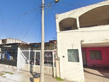 EXCELENTE CASA EN VENTA, AV MORÓN, HDA SANTA FÉ, TLAJOMULCO JALISCO