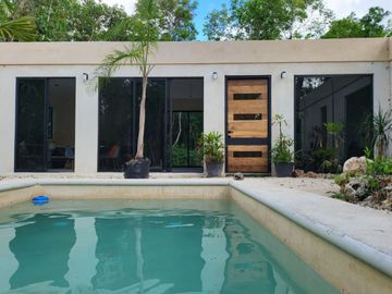 Casa con alberca privada ecológica, en venta