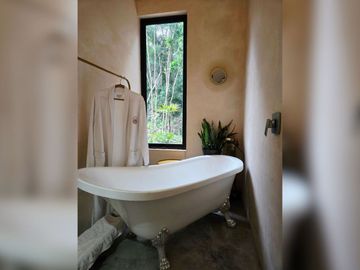 Casa con alberca privada ecológica, en venta