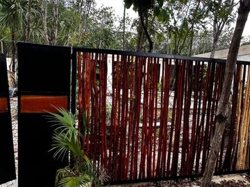 Casa con alberca privada ecológica, con terreno excedente, en venta