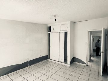 SATELITE Magnífico inmueble con ubicación estratégica y gran potencial comercial