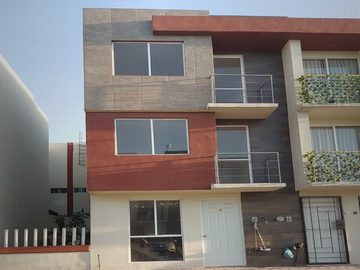 CASA DE TRES NIVELES EN FRACCIONAMIENTO DE 2 RECÁMARAS, VILLAS DE NEXTLALPAN, ESTADO DE MÉXICO.