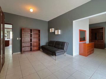 Casa amueblada con paneles solares en residencial privado, en venta