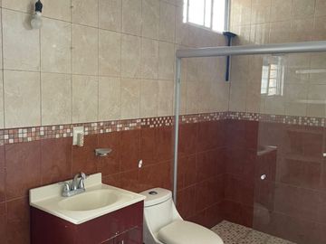 Casa venta en Col. Quinta Velarde, Guadalajara