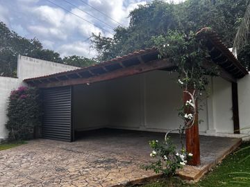 Casa en Renta, Jardín amplio 1666 mt2. Col Doctores Cancún