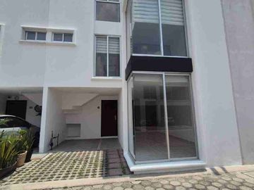 CASA EN VENTA EN FRACCIONAMIENTO BELLO ORIENTE EXELENTE UBICACIÓN