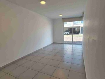 CASA EN VENTA EN FRACCIONAMIENTO BELLO ORIENTE EXELENTE UBICACIÓN