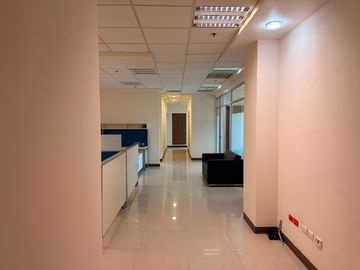 Oficina en renta- Santa María