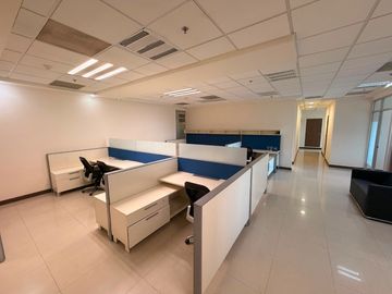 Oficina en renta- Santa María