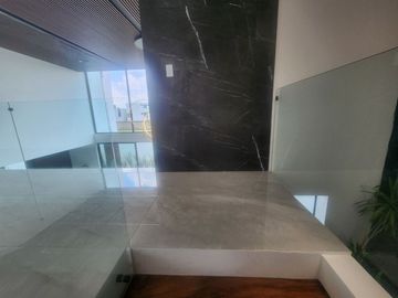 MODERNA CASA LOMAS DE ANGELOPOLIS