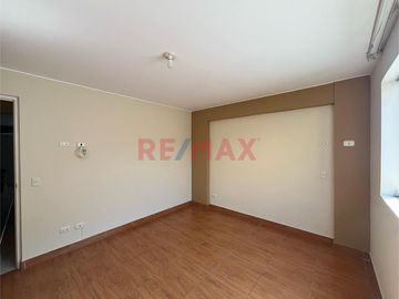Departamento Acogedor En Excelente Ubicación En Surquillo