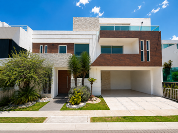 Casa en Venta en La Antigua Cementera, Puebla – 360 m² de Construcción