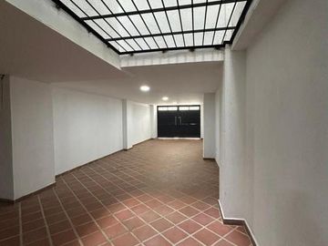 Local en arriendo en guayabal la colina