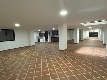 Local en arriendo en guayabal la colina