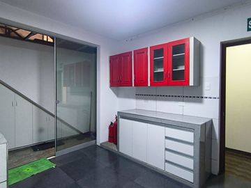 Venta de Amplio Departamento en 1er Piso (210 m²) – Urb. Repartición, Comas