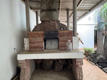 RENTO CASA COMERCIAL CERCA DE LA MEDICA CAMPESTRE