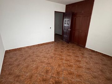 RENTO CASA COMERCIAL CERCA DE LA MEDICA CAMPESTRE