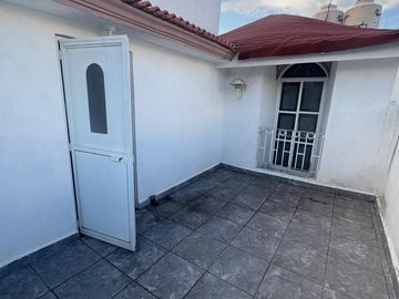 RENTO CASA COMERCIAL CERCA DE LA MEDICA CAMPESTRE